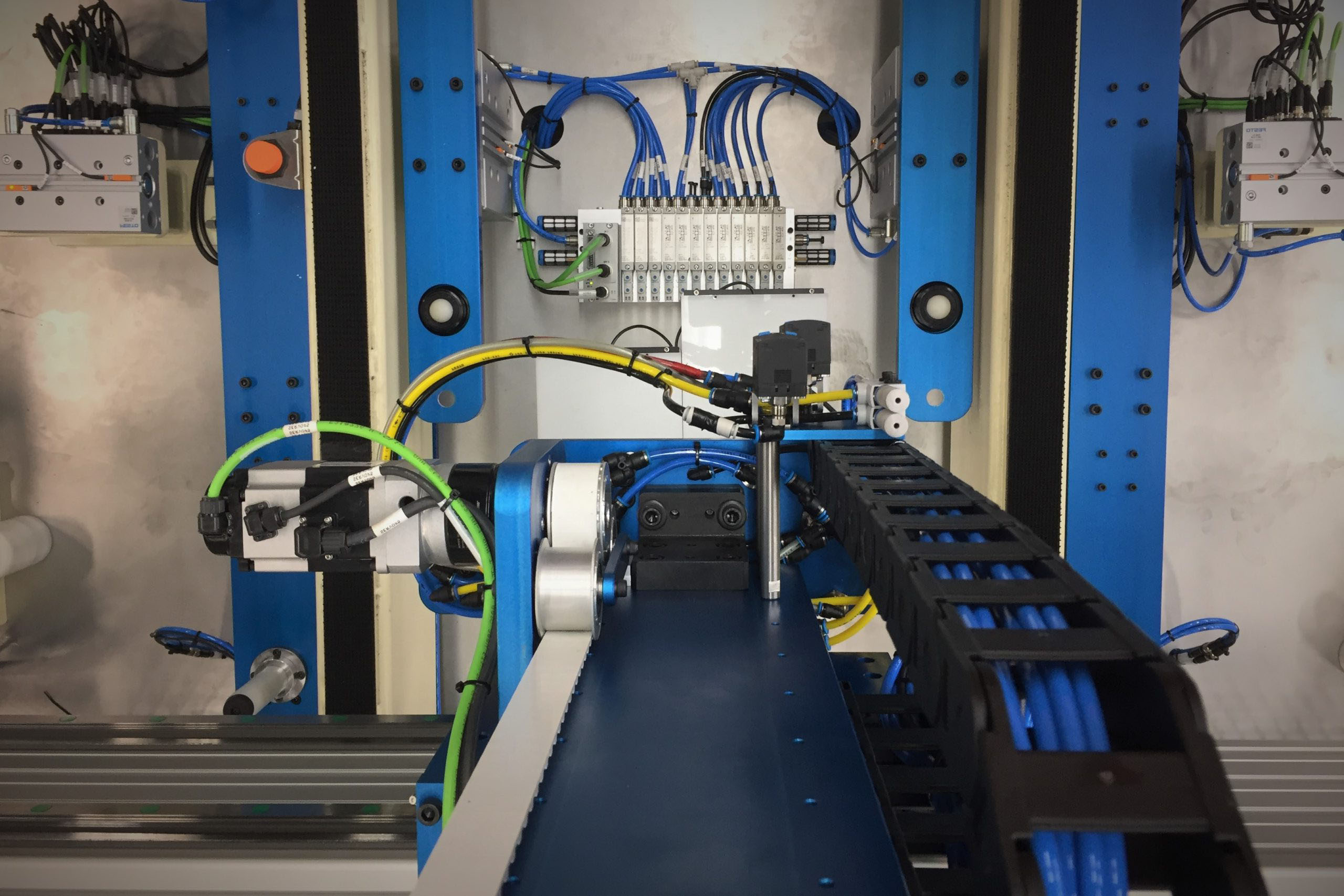 Gantry Pick and Place for Assembly Line station